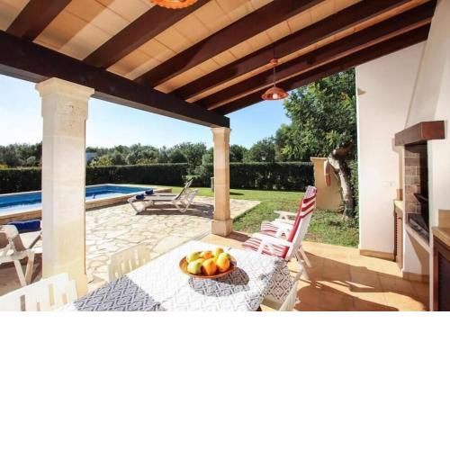 Nice cosy villa for 4 people. Special Prices Car Hire for our guests