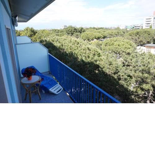 Nice flat on the fourth floor with lift and terrace