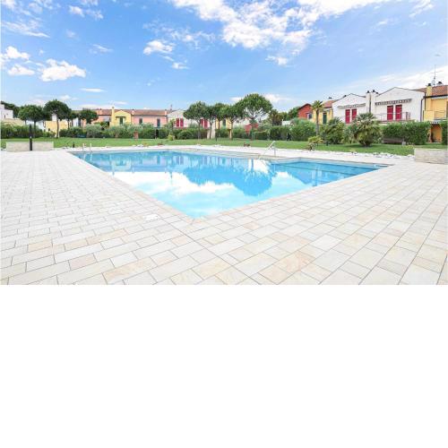 Nice home in Aprilia Marittima with 2 Bedrooms and Outdoor swimming pool