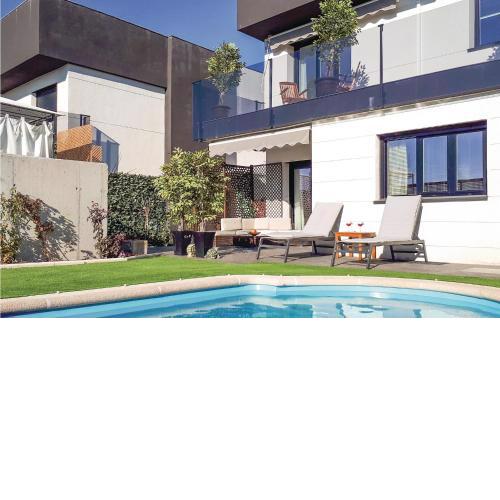 Nice Home In Arroyomolinos With 3 Bedrooms, Private Swimming Pool And Outdoor Swimming Pool