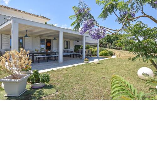 Nice home in Balestrate with 2 Bedrooms and WiFi