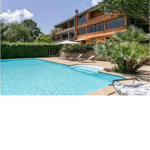 Nice Home In Bassano Romano With 4 Bedrooms, Outdoor Swimming Pool And Swimming Pool