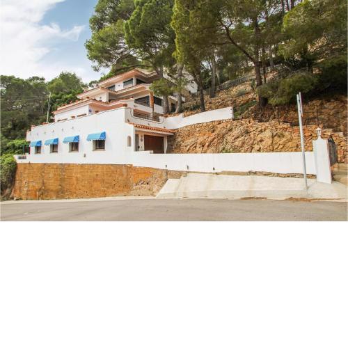 Nice home in Begur with WiFi and 3 Bedrooms