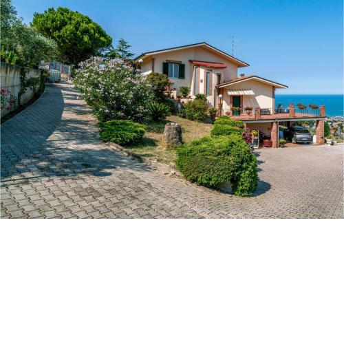 Nice home in Belsito with WiFi and 6 Bedrooms