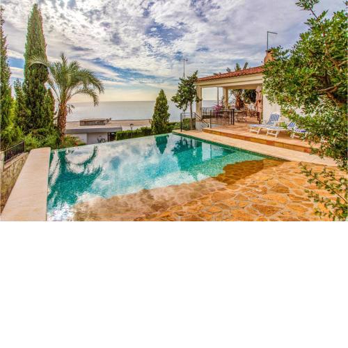 Nice home in Campello with 4 Bedrooms, Outdoor swimming pool and Swimming pool