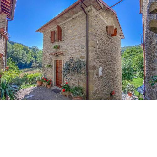 Nice home in Caprese Michelangelo with 1 Bedrooms and WiFi