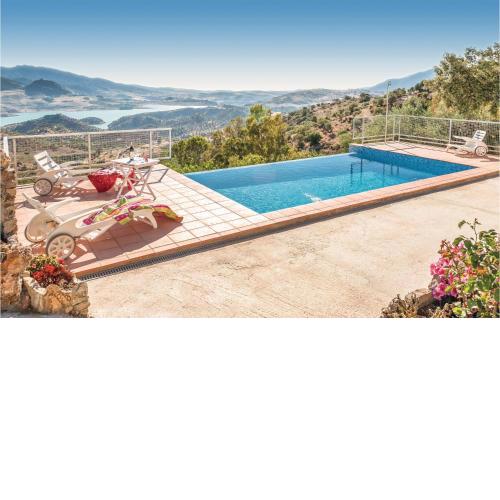 Nice Home In Cdiz With 3 Bedrooms, Wifi And Swimming Pool