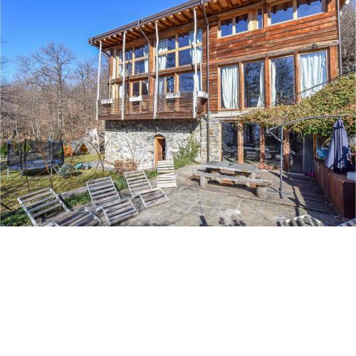 Nice home in Cedegolo with 4 Bedrooms