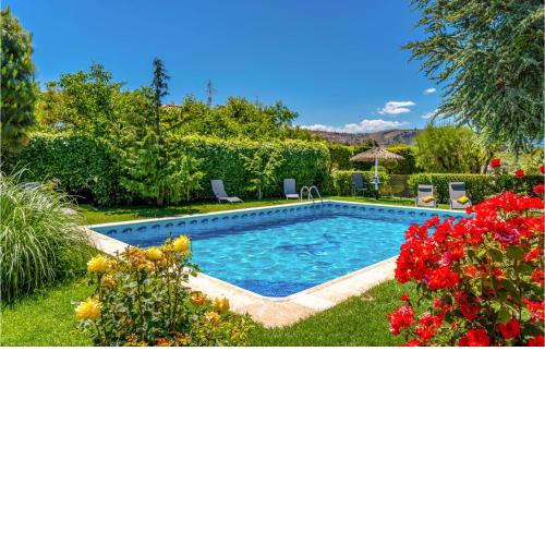 Nice Home In Cehegn With Wifi, Private Swimming Pool And 3 Bedrooms
