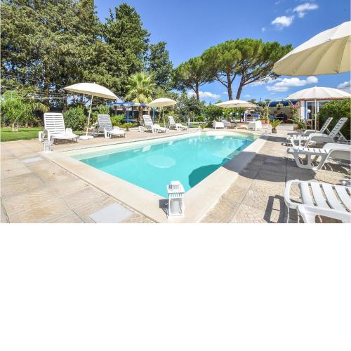 Nice home in Chiaramonte Gulfi with Outdoor swimming pool, WiFi and 2 Bedrooms
