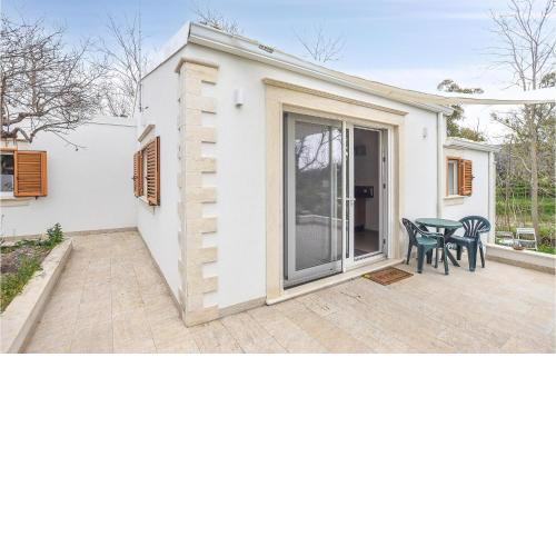 Nice home in Chiaramonte Gulfi with Outdoor swimming pool, WiFi and 2 Bedrooms