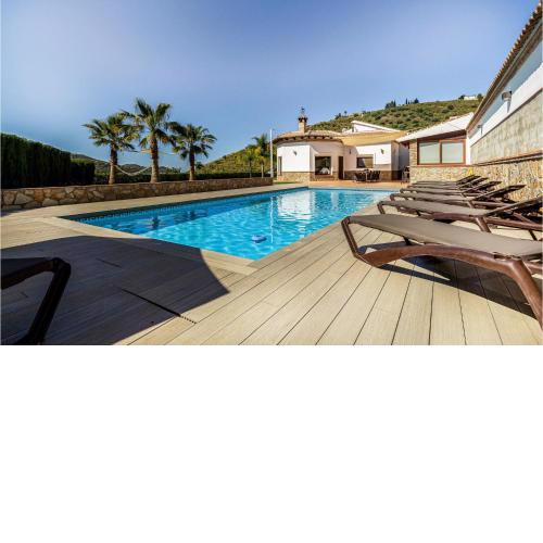 Nice home in Cmpeta with 4 Bedrooms, WiFi and Outdoor swimming pool