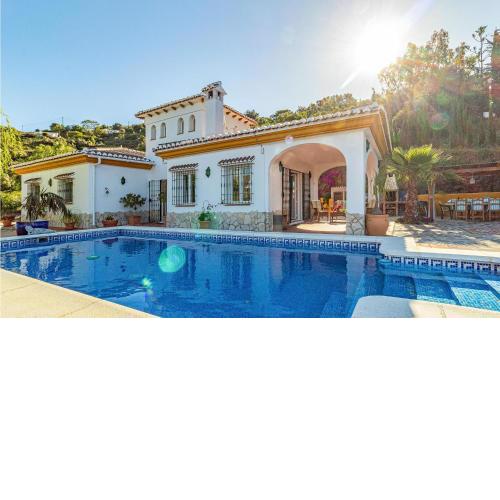 Nice Home In Cmpeta With Wifi, Outdoor Swimming Pool And Swimming Pool
