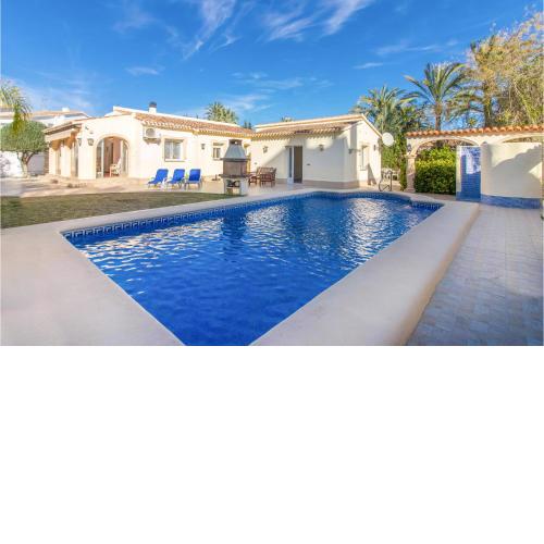 Nice home in Dnia with 3 Bedrooms, WiFi and Swimming pool