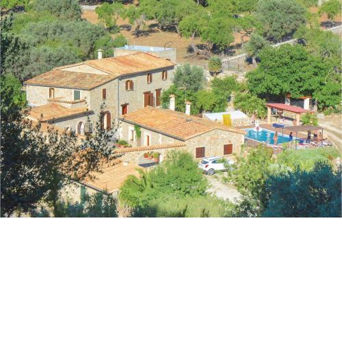 Nice home in Estellencs with 6 Bedrooms, WiFi and Outdoor swimming pool