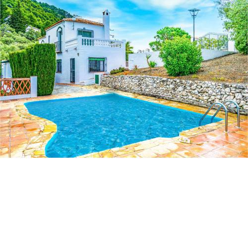 Nice home in Frigiliana with 2 Bedrooms and Outdoor swimming pool
