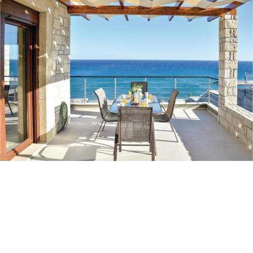 Nice home in Heraklion with 3 Bedrooms and WiFi
