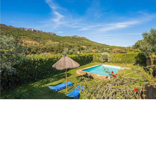 Nice home in La Acea de la Borrega with WiFi, 1 Bedrooms and Outdoor swimming pool
