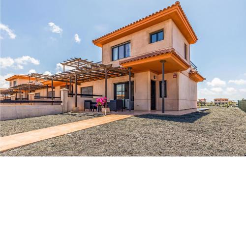 Nice Home In La Oliva With Wifi, 2 Bedrooms And Swimming Pool