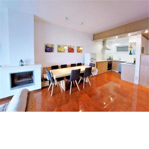 Nice Home in Maccagno con Pino e Veddasca with garden