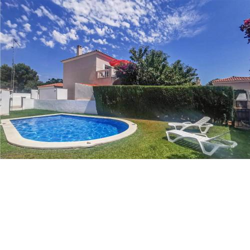 Nice home in Miami Playa with 3 Bedrooms, Outdoor swimming pool and Swimming pool