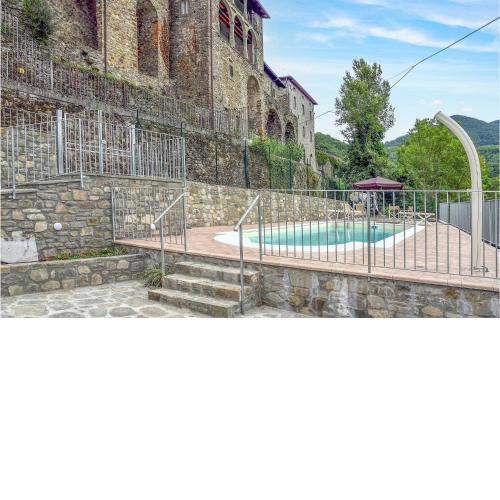 Nice Home In Nicciano With 5 Bedrooms, Wifi And Outdoor Swimming Pool