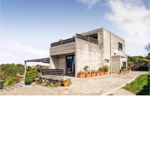 Nice home in Noalla with WiFi and 3 Bedrooms