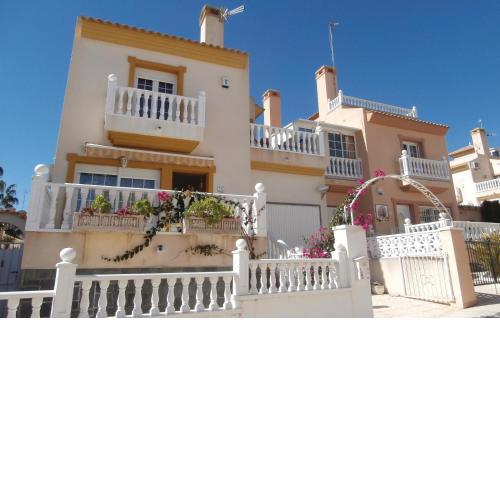 Nice home in Orihuela Costa with 3 Bedrooms, WiFi and Outdoor swimming pool