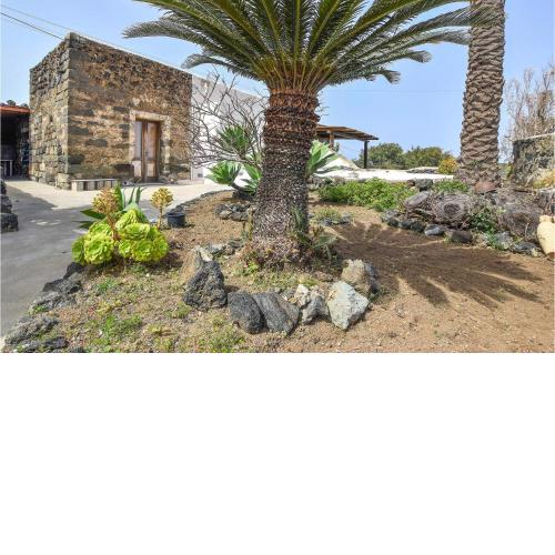 Nice home in Pantelleria with WiFi and 2 Bedrooms