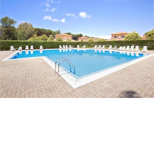 Nice home in Pizzo with 3 Bedrooms, WiFi and Outdoor swimming pool