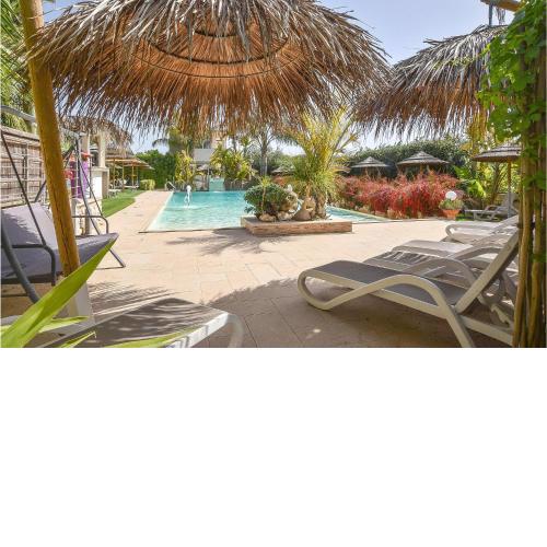 Nice home in Pozzallo with Outdoor swimming pool, WiFi and Swimming pool