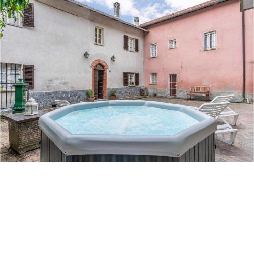 Nice home in Prasco with Jacuzzi, WiFi and 2 Bedrooms