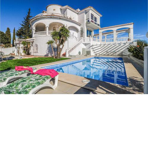 Nice Home In Rincn De La Victoria With Wifi, 3 Bedrooms And Outdoor Swimming Pool