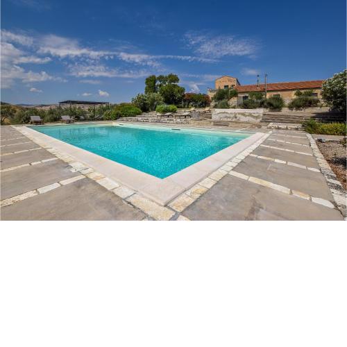 Nice home in Roccapalumba with WiFi, Private swimming pool and 4 Bedrooms