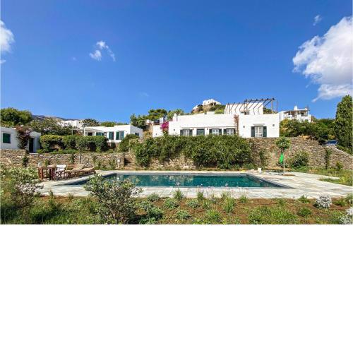 Nice home in Sifnos with Outdoor swimming pool, 6 Bedrooms and WiFi
