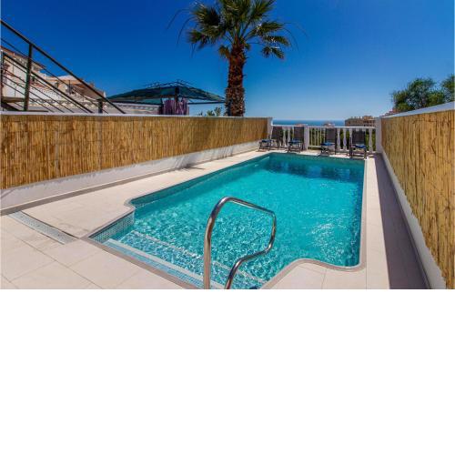 Nice Home In Torrevieja With 2 Bedrooms, Wifi And Swimming Pool