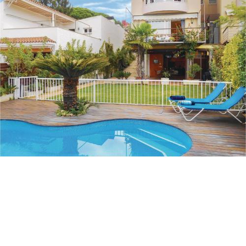 Nice Home In Tossa De Mar With 4 Bedrooms, Outdoor Swimming Pool And Wifi
