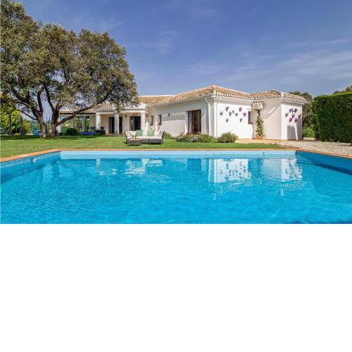 Nice home in Villanueva del Rosario with 3 Bedrooms, WiFi and Outdoor swimming pool