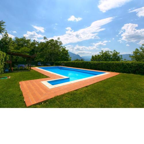 Nice Mansion in San Valentino in Abruzzo Citeriore with Pool