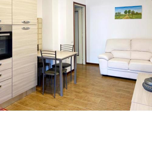 Nice mountain apartment with external dining area - Bilocale con portico in corte nel cuore di Ballabio