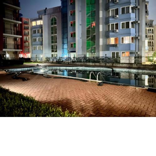 Nice quiet apartment in the town center with pool