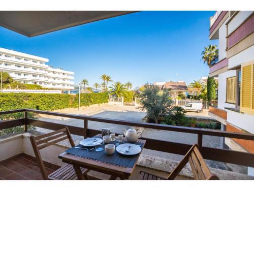 Nice renovated apartment 100 meters from the beach with Air Conditioning
