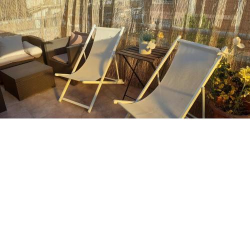 Nice terrace, 45 min from Barcelona and Port Aventura