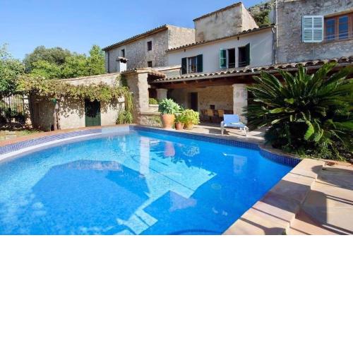 Nice villa with pool near Pollensa. Special Prices Car Hire for our guests