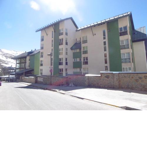 Nievemar Edificio Serraneu