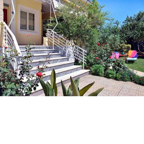 Niki House