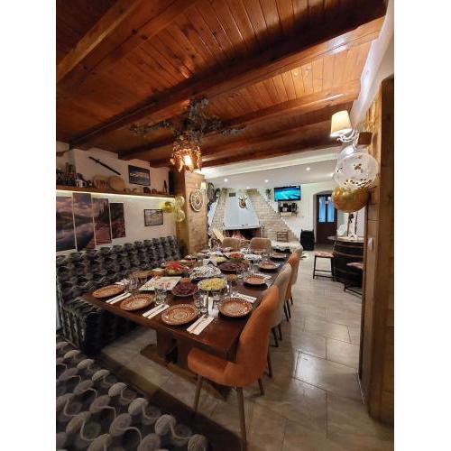 NIKI HOUSE