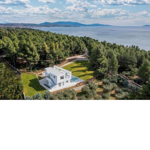 Nikiti Botanic Pool Suites