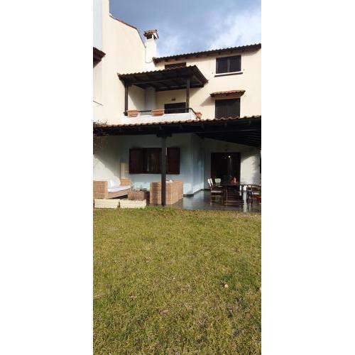 nikol villa elani