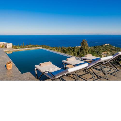 Nikolakos Villa